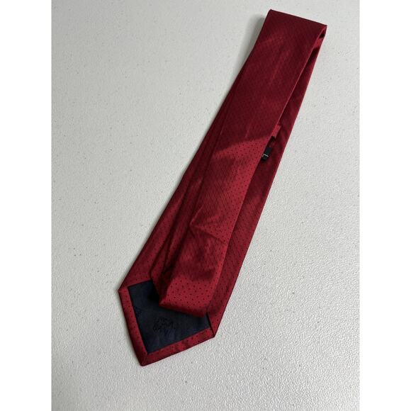 Jos A Bank Red with Black Dots Designer Tie Silk Necktie - Picture 5 of 8